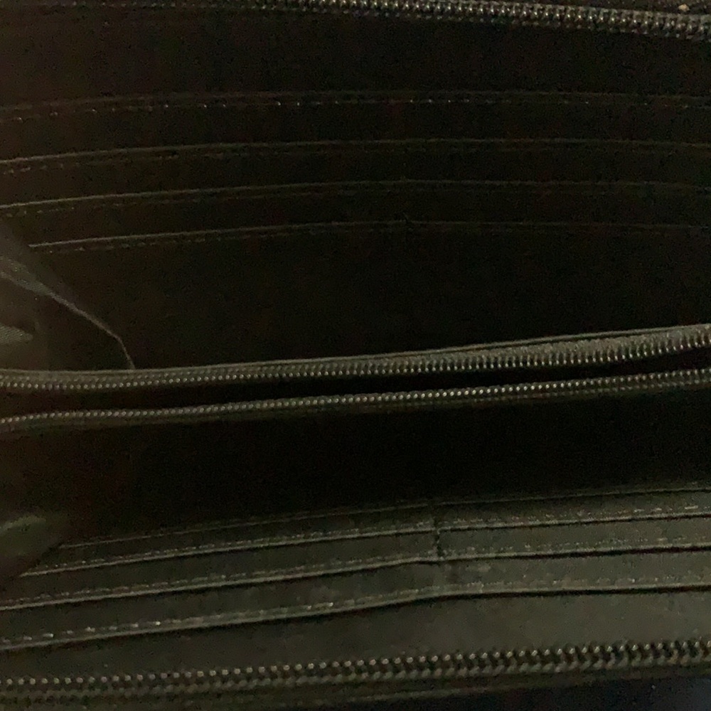 A bag - Picture 6 of 8